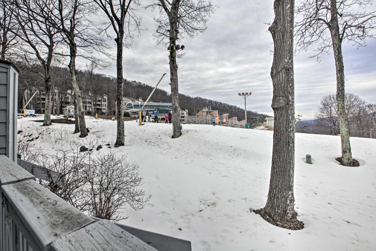 Cozy Couples Getaway Ski-In, Ski-Out Condo! Mount Torry Furnace Exterior foto